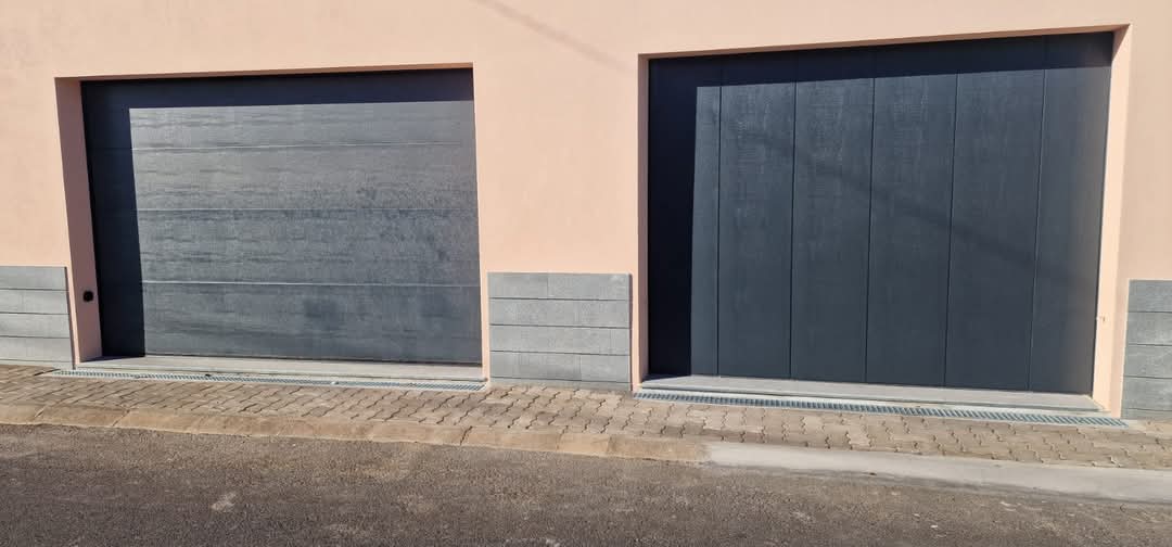 Double porte de garage sectionnelle grise Finistère